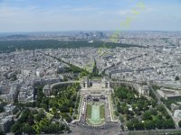 Le_palais_Chaillot_et_la_Défense,_vu_du_troisième_étage_(Paris) (1).jpg